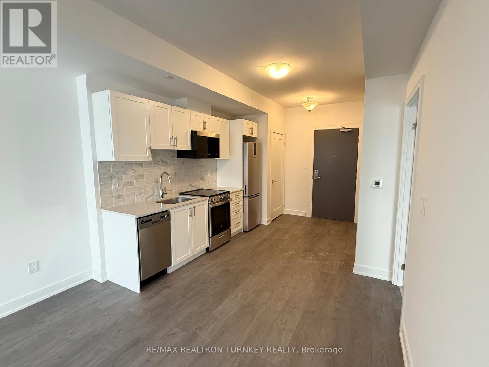 1305 - 705 Davis Drive, Newmarket, Ontario  L3Y 0J1 - Photo 6 - N12737350