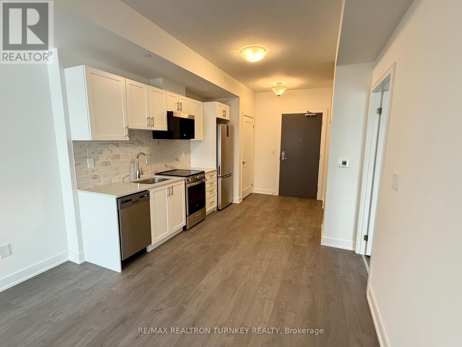 1305 - 705 Davis Drive, Newmarket, Ontario  L3Y 0J1 - Photo 8 - N12737350