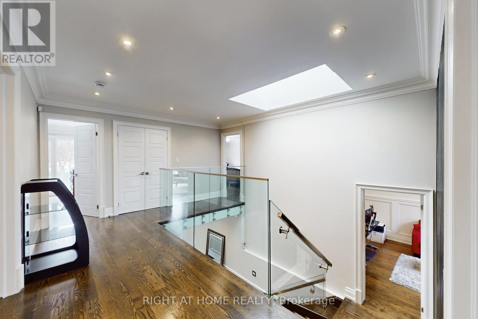 129 Meadowbank Road, Toronto, Ontario  M9B 5E2 - Photo 12 - W12655322