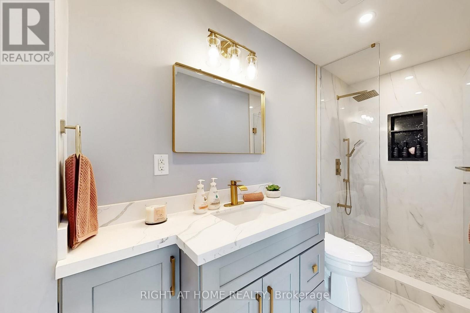 129 Meadowbank Road, Toronto, Ontario  M9B 5E2 - Photo 22 - W12655322