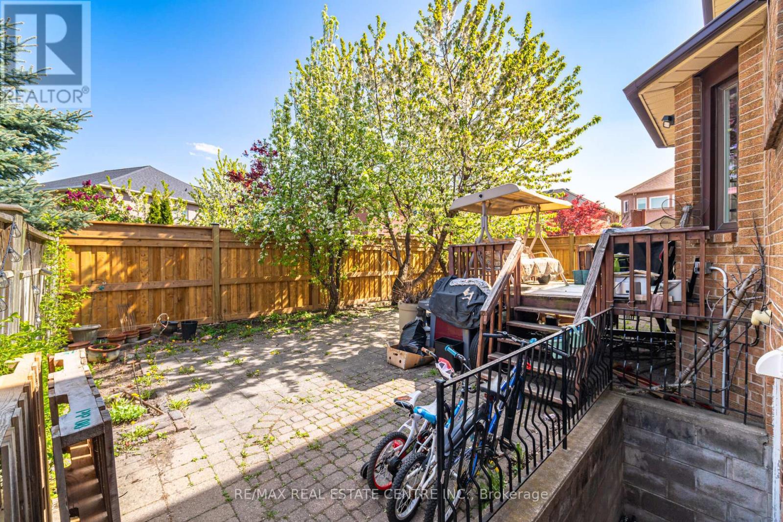 262 Boxmoor Place, Mississauga, Ontario  L5B 3L4 - Photo 39 - W12737332