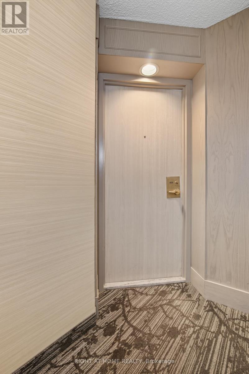 909 - 2155 Burnhamthorpe Road W, Mississauga, Ontario  L5L 5P4 - Photo 2 - W12737336