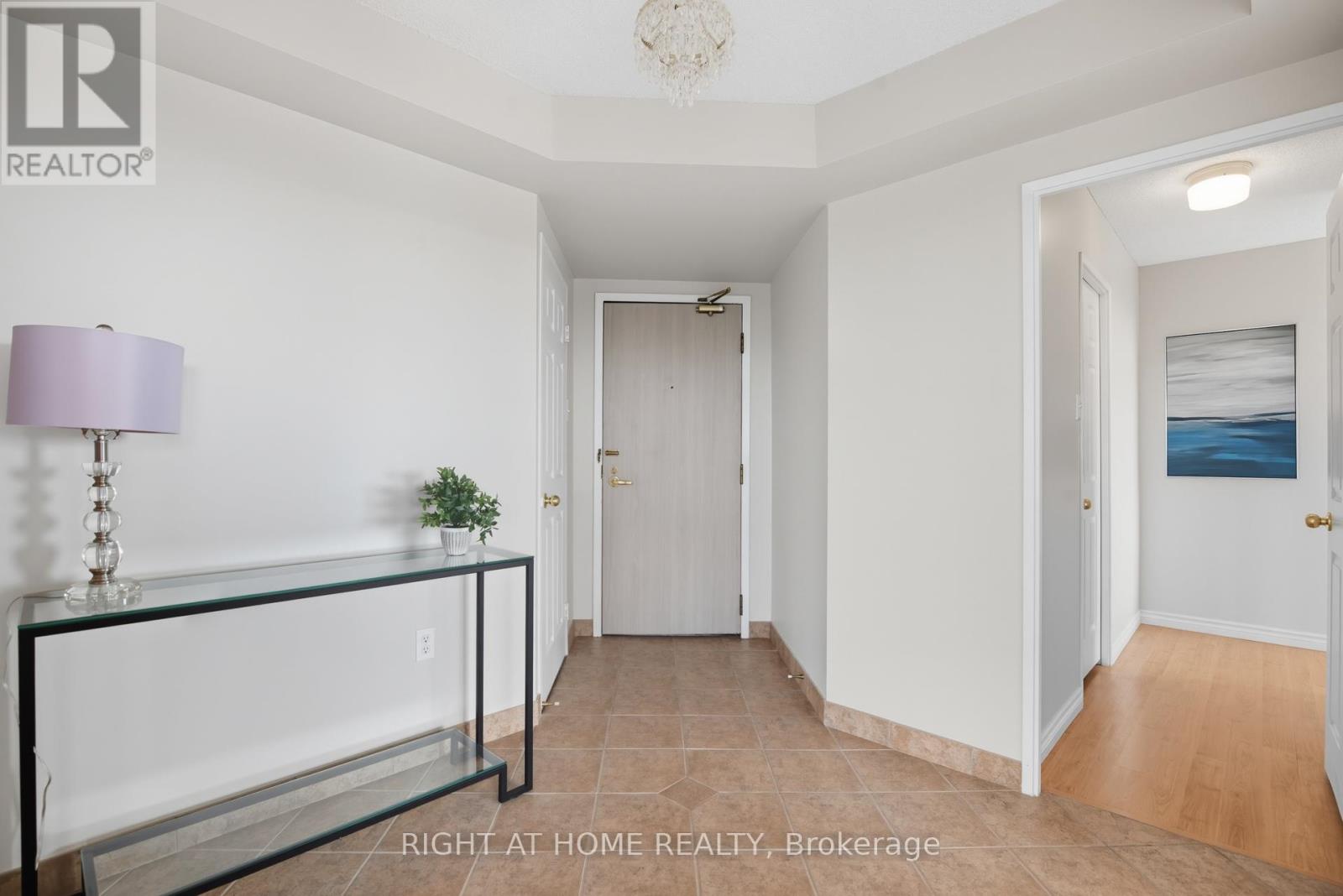 909 - 2155 Burnhamthorpe Road W, Mississauga, Ontario  L5L 5P4 - Photo 3 - W12737336