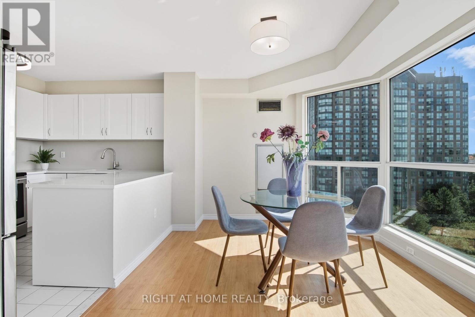 909 - 2155 Burnhamthorpe Road W, Mississauga, Ontario  L5L 5P4 - Photo 7 - W12737336