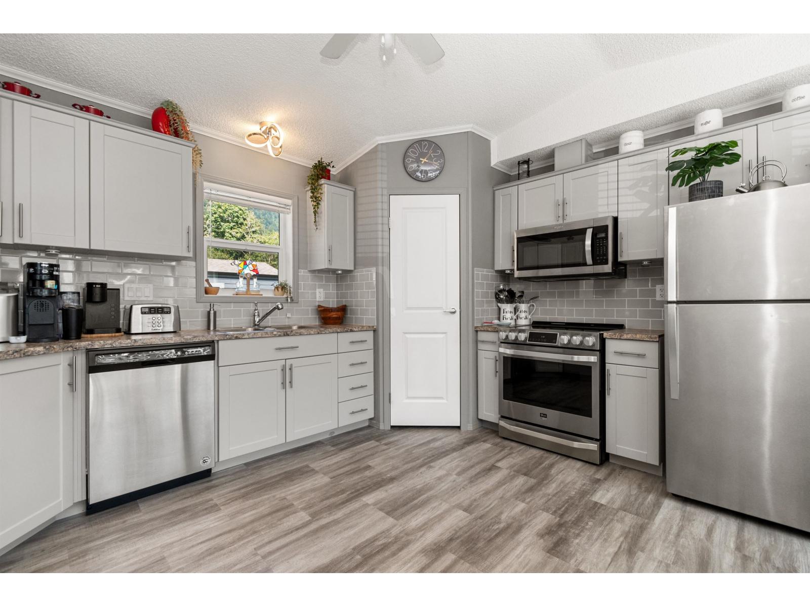 21 59060 Lougheed Highway, Agassiz, Agassiz, British Columbia  V0X 1L3 - Photo 9 - R3084263