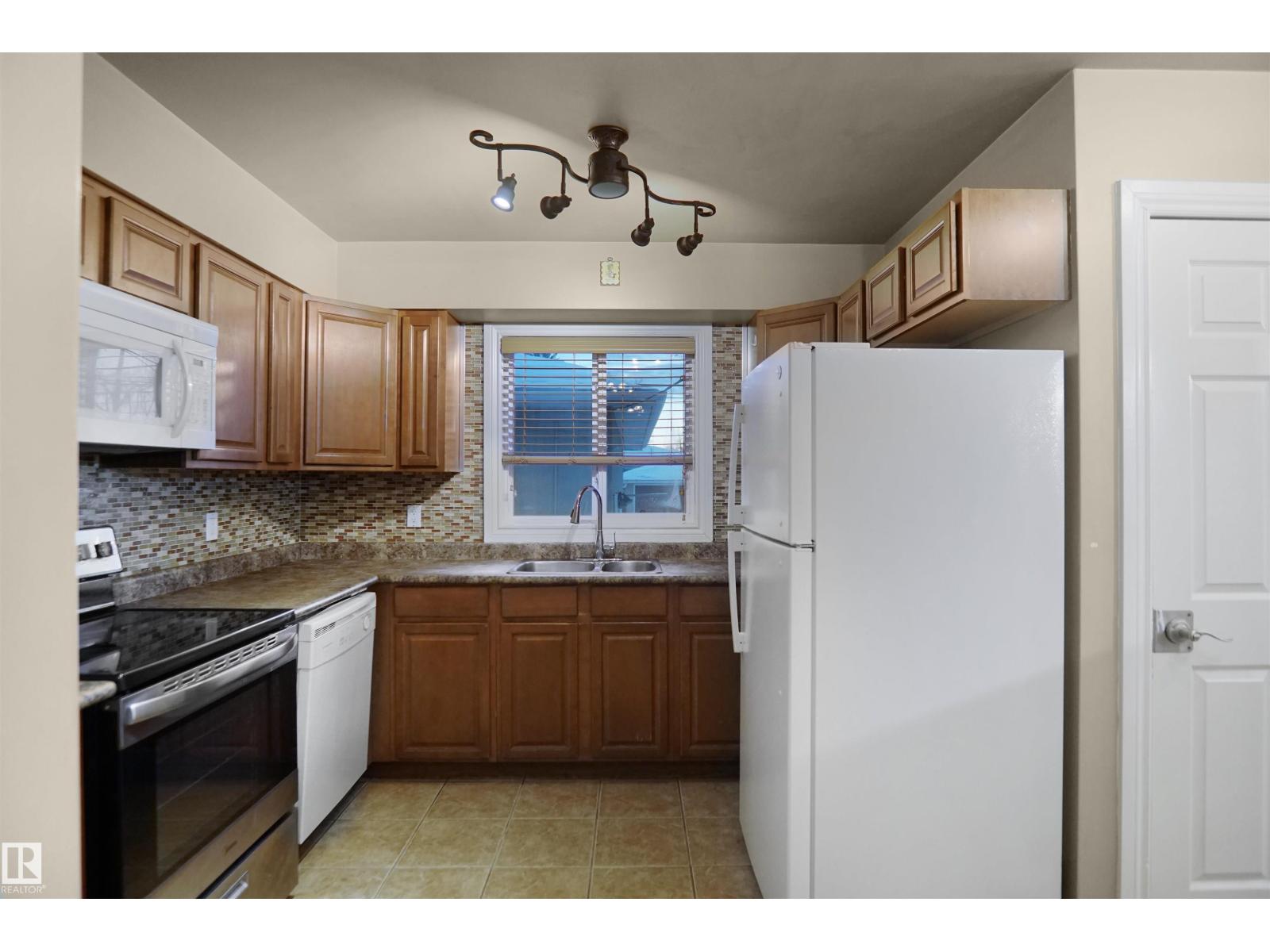 12411 132 Av Nw, Edmonton, Alberta  T5L 3P8 - Photo 10 - E4471332