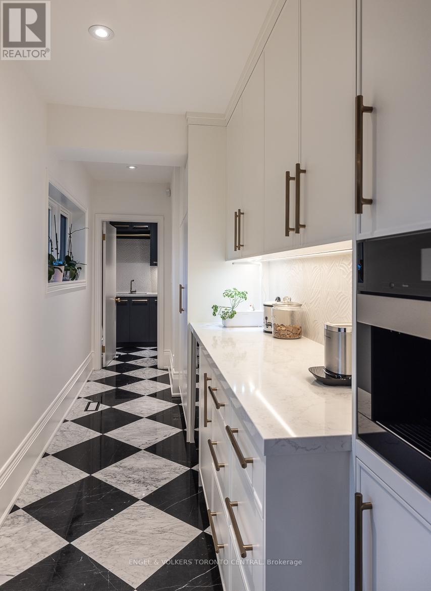 1 Bryce Avenue, Toronto, Ontario  M4V 2B3 - Photo 18 - C12737330