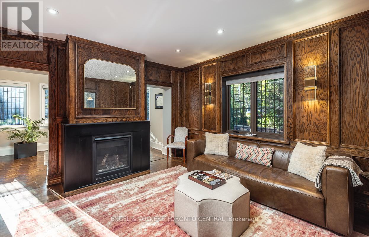 1 Bryce Avenue, Toronto, Ontario  M4V 2B3 - Photo 5 - C12737330