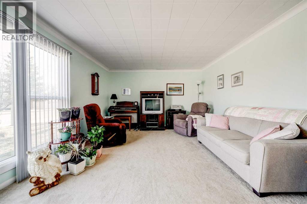 1152 Morden Avenue, Pincher Creek, Alberta  T0K 1W0 - Photo 11 - A2278564