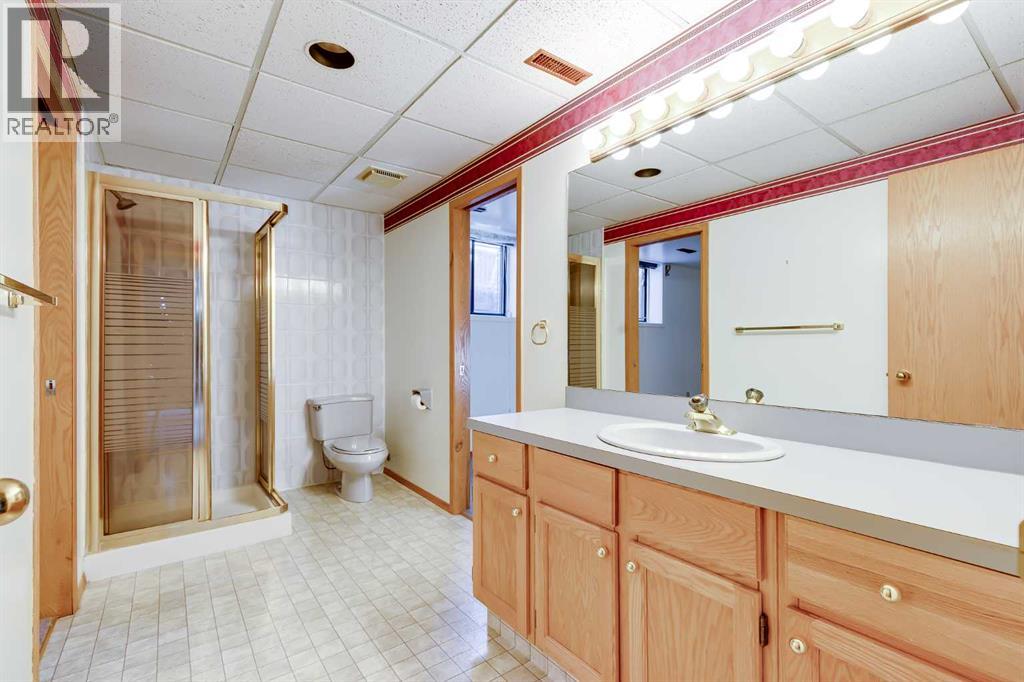 18, 35 Oakmount Court Sw, Calgary, Alberta  T2V 4Y3 - Photo 37 - A2276013