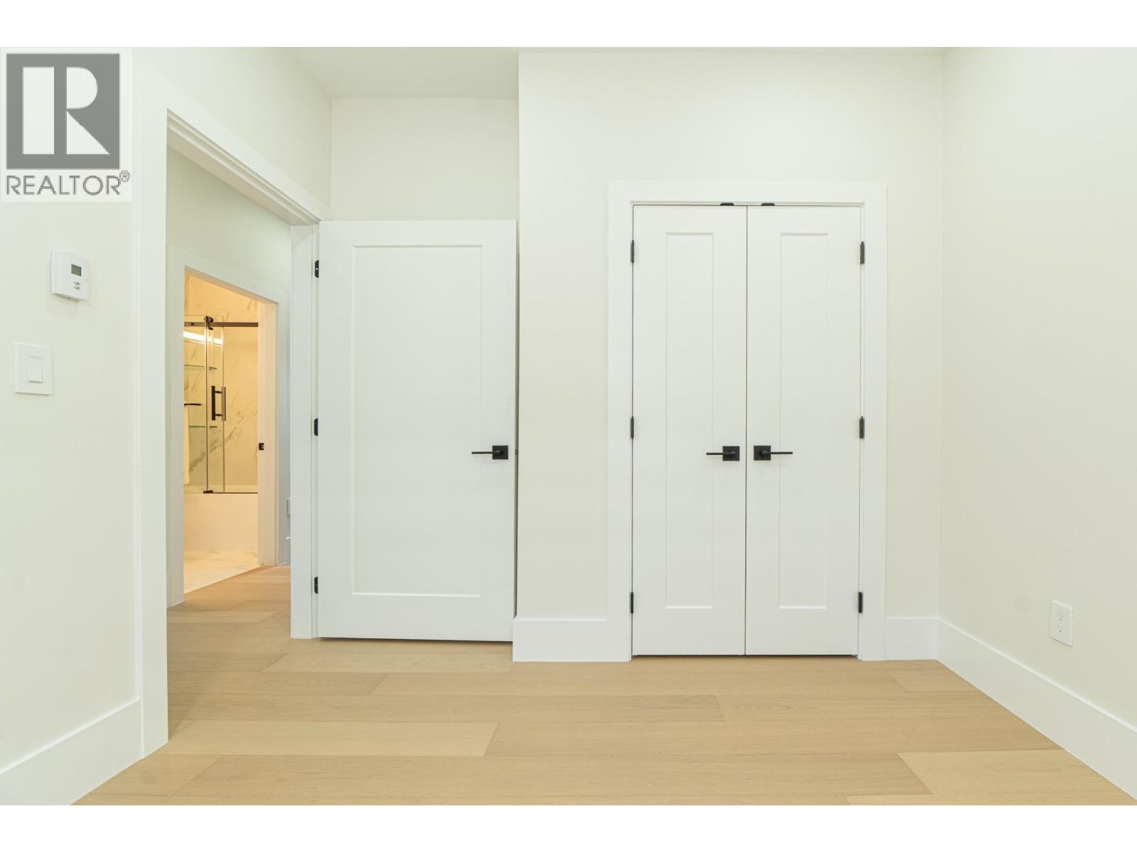 1552 W 66th Avenue, Vancouver, British Columbia  V6P 2R9 - Photo 13 - R3084248