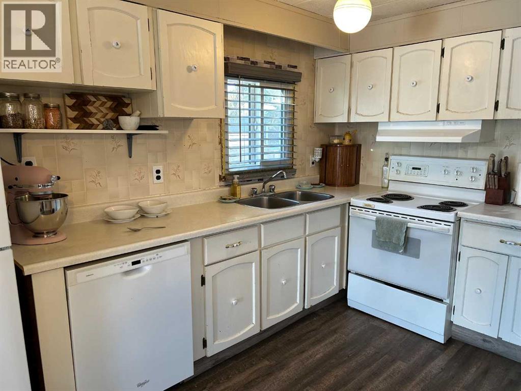 4942 43 Street, Vermilion, Alberta  T9X 1P5 - Photo 3 - A2278992