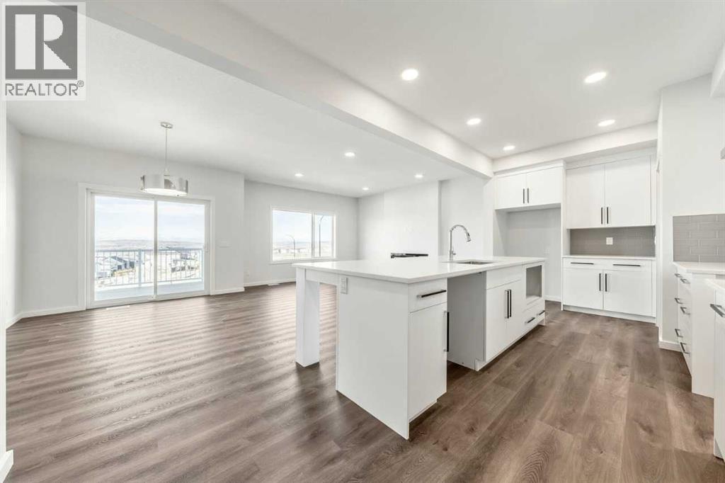 8 Heritage Link, Cochrane, Alberta  T4C 2J8 - Photo 10 - A2275137