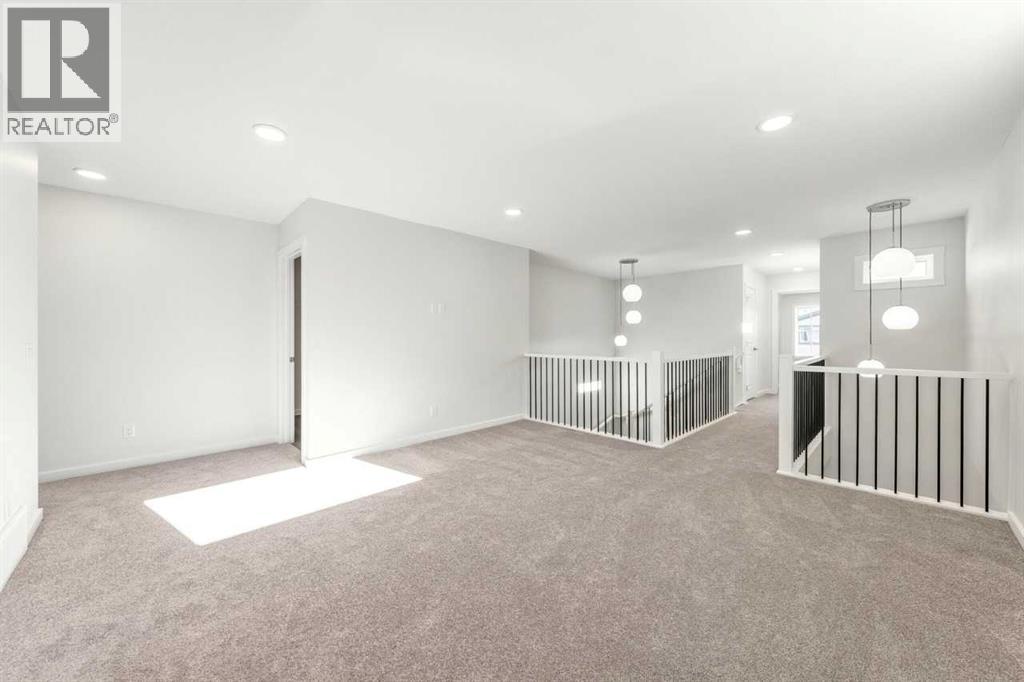 8 Heritage Link, Cochrane, Alberta  T4C 2J8 - Photo 17 - A2275137