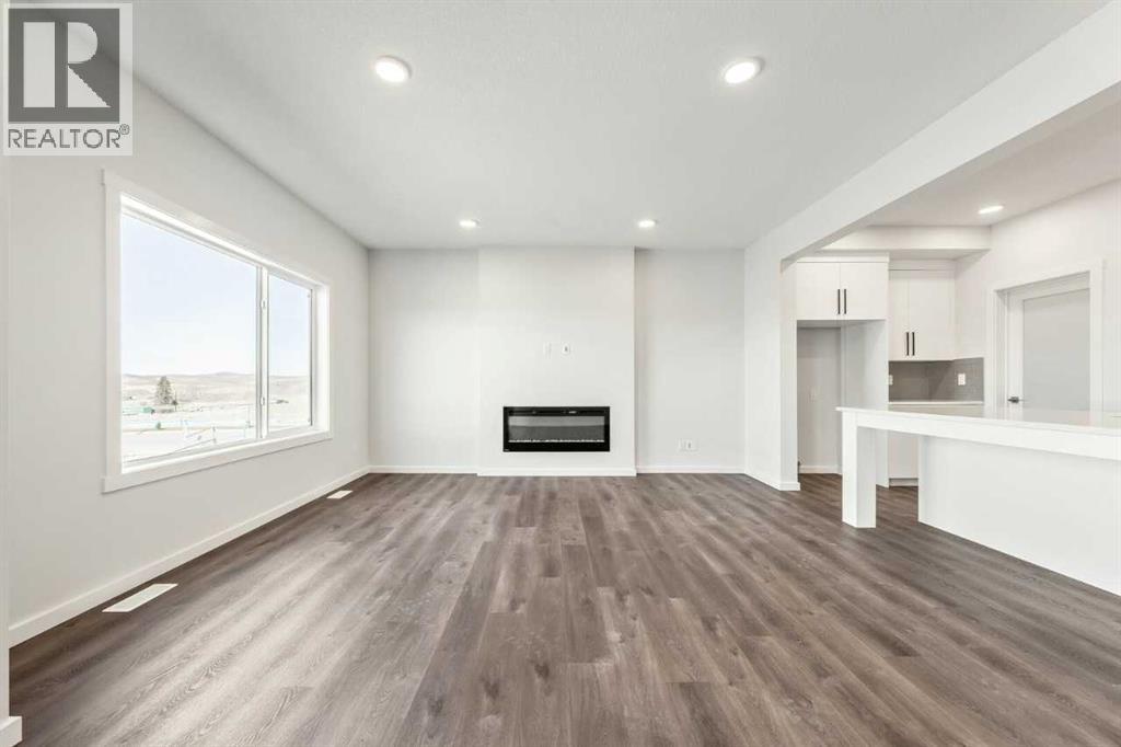 8 Heritage Link, Cochrane, Alberta  T4C 2J8 - Photo 8 - A2275137