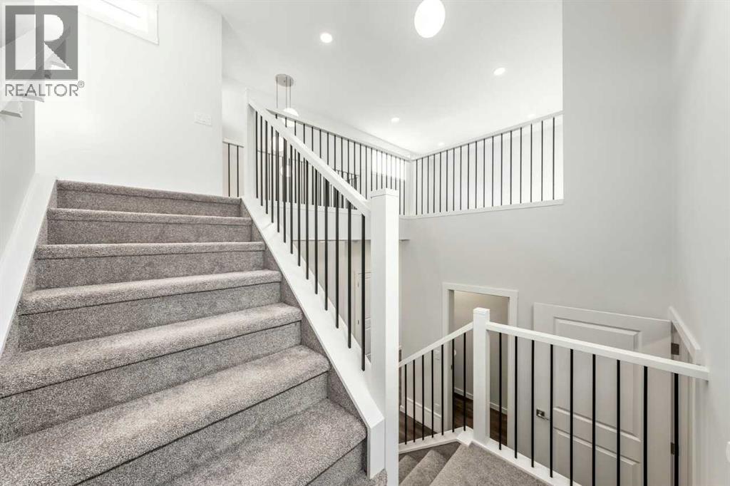 8 Heritage Link, Cochrane, Alberta  T4C 2J8 - Photo 14 - A2275137