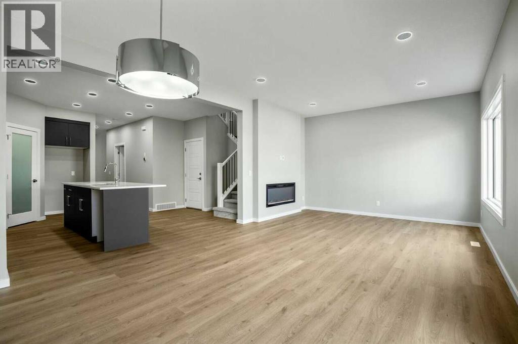 11 Heritage Link, Cochrane, Alberta  T4C 2J8 - Photo 8 - A2275697