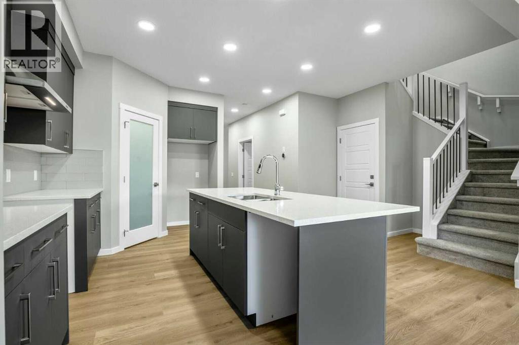 11 Heritage Link, Cochrane, Alberta  T4C 2J8 - Photo 6 - A2275697