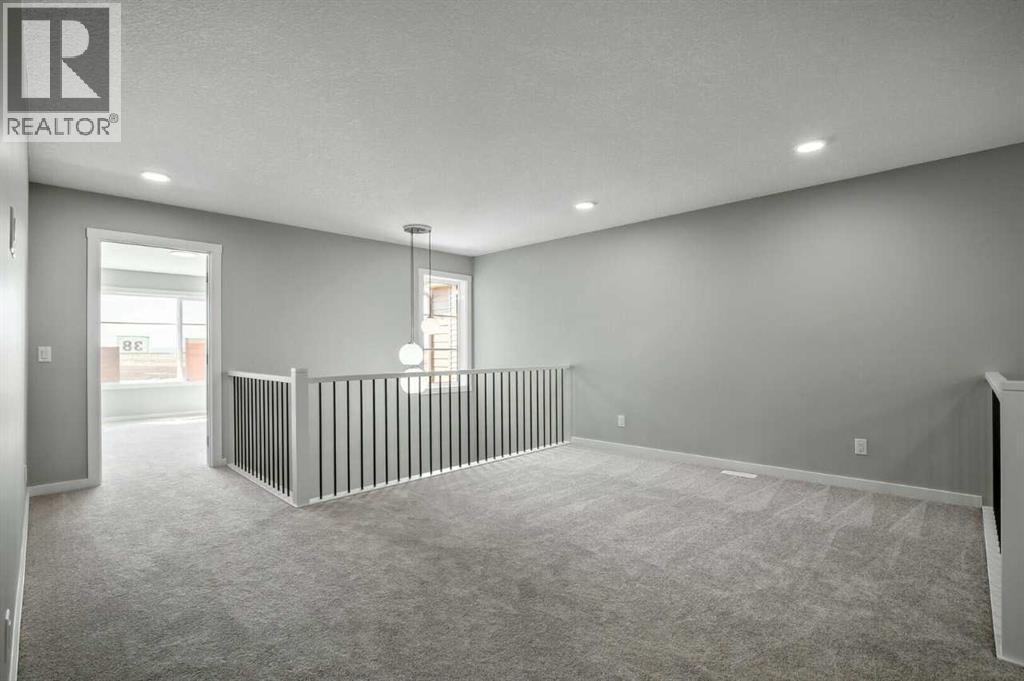 11 Heritage Link, Cochrane, Alberta  T4C 2J8 - Photo 12 - A2275697