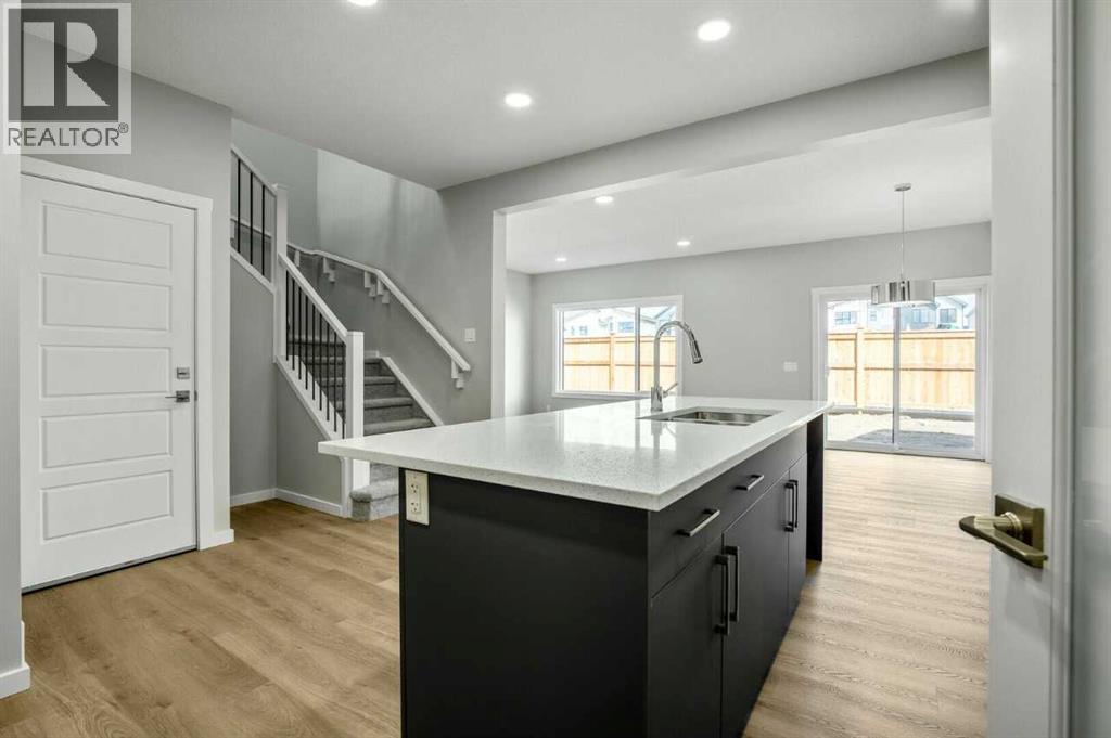 11 Heritage Link, Cochrane, Alberta  T4C 2J8 - Photo 3 - A2275697