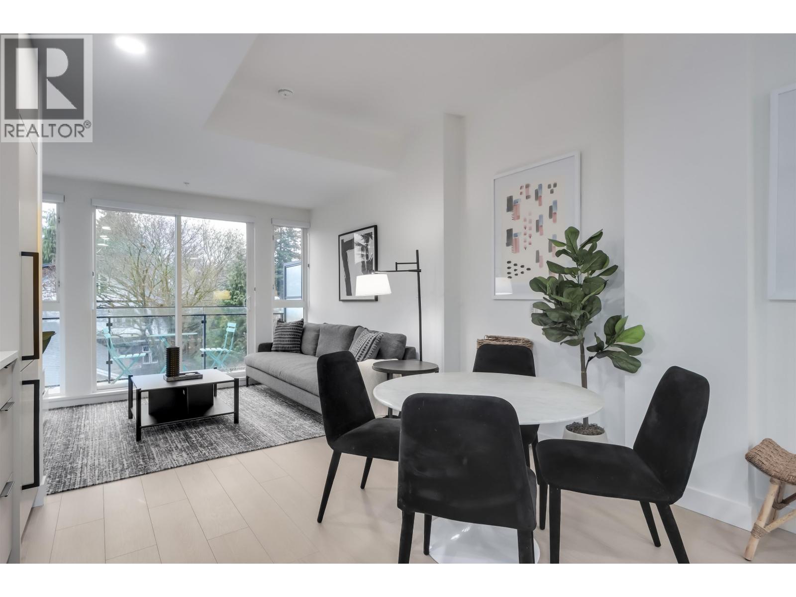 41* 422 E 3rd Street, North Vancouver, British Columbia  V7L 1G2 - Photo 2 - R3084332