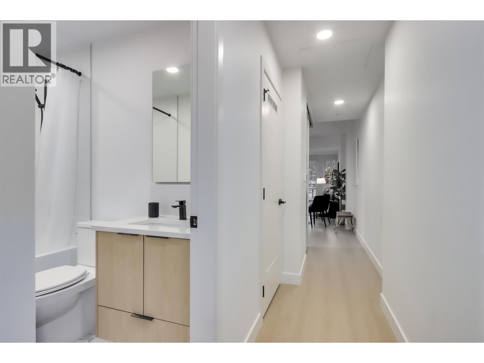 41* 422 E 3rd Street, North Vancouver, British Columbia  V7L 1G2 - Photo 13 - R3084332