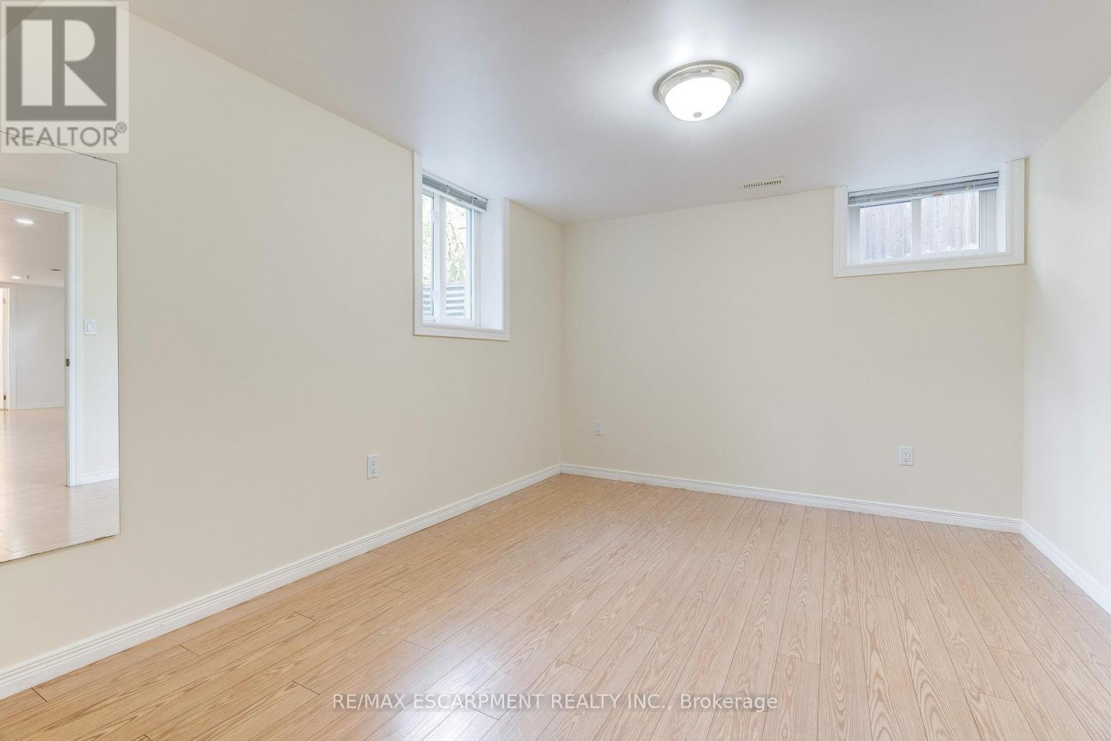 2217 Ghent Avenue, Burlington, Ontario  L7R 1Y6 - Photo 13 - W12737360