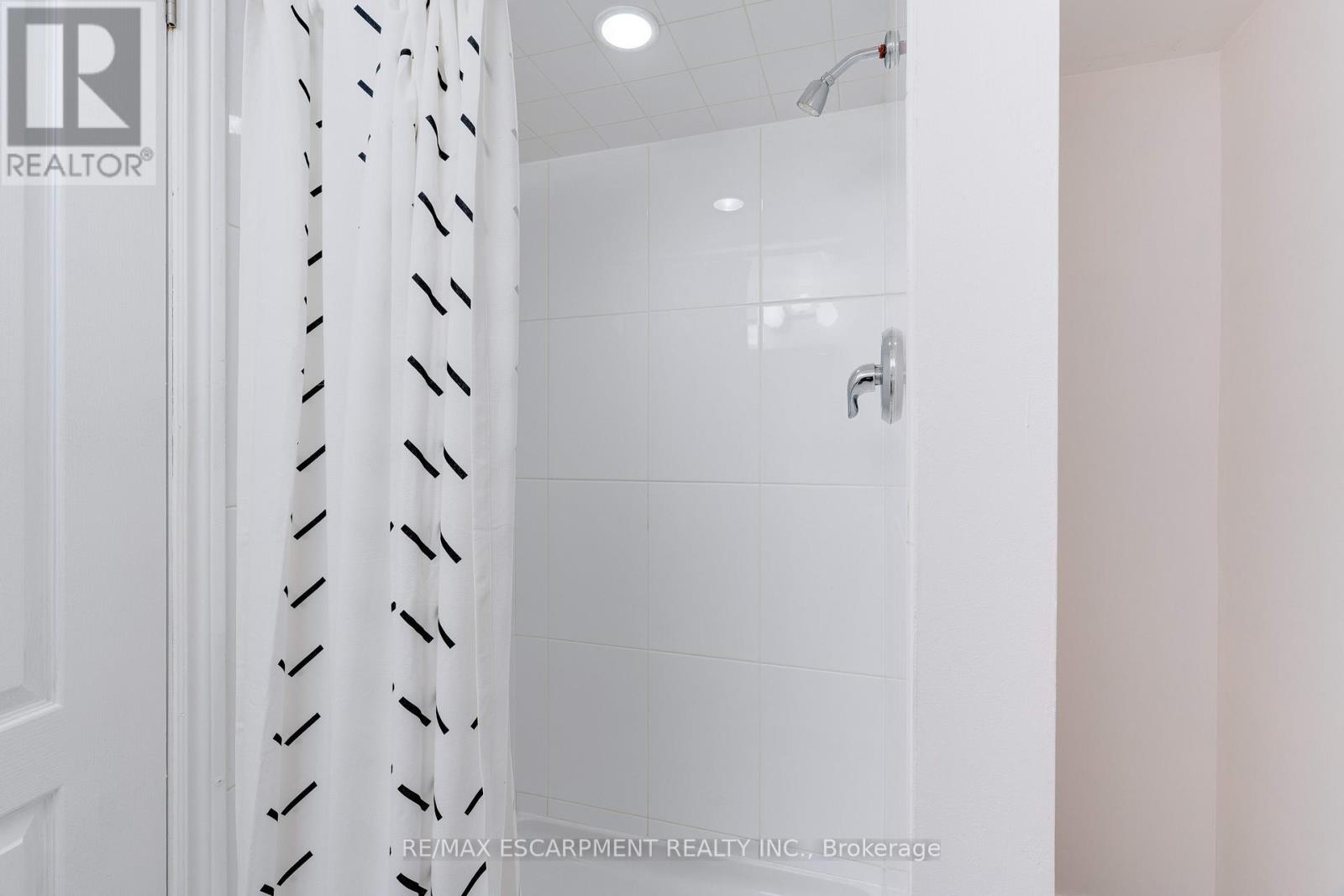 2217 Ghent Avenue, Burlington, Ontario  L7R 1Y6 - Photo 16 - W12737360