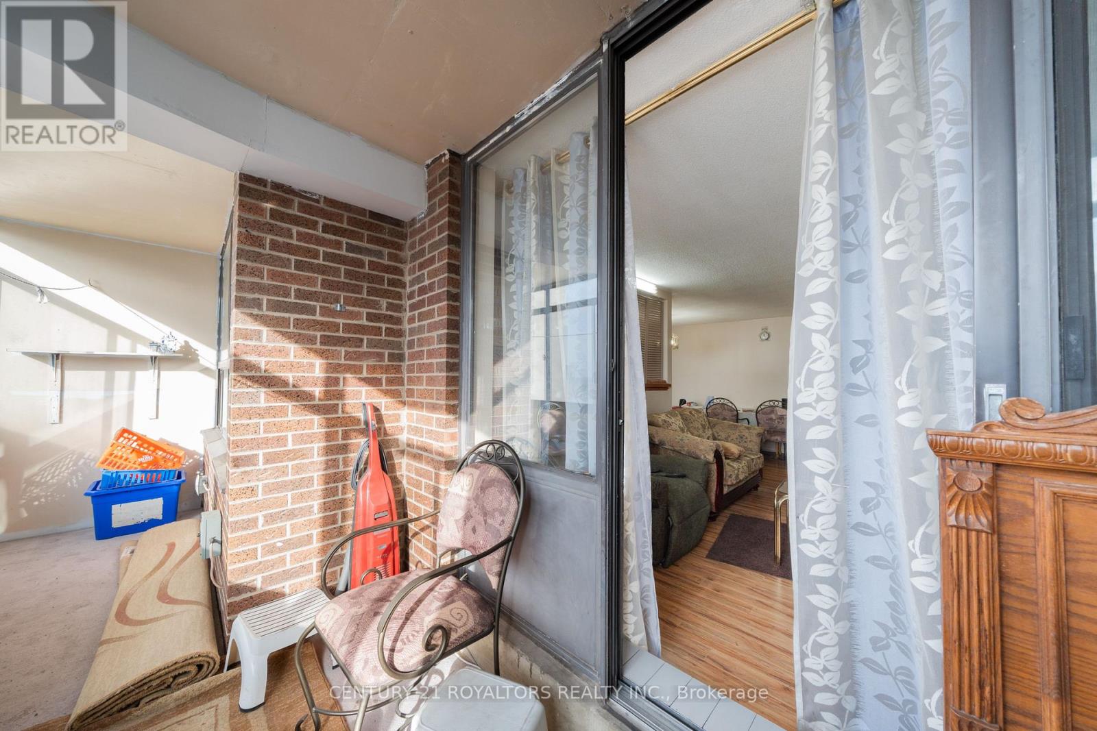 1210 - 18 Knightsbridge Road, Brampton, Ontario  L6T 3X5 - Photo 12 - W12737362