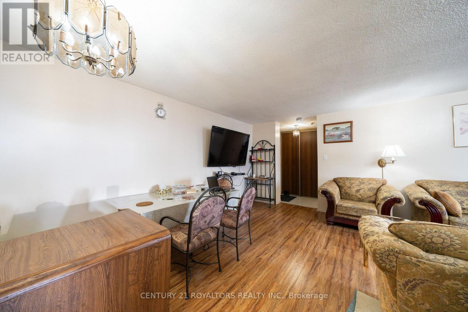 1210 - 18 Knightsbridge Road, Brampton, Ontario  L6T 3X5 - Photo 17 - W12737362