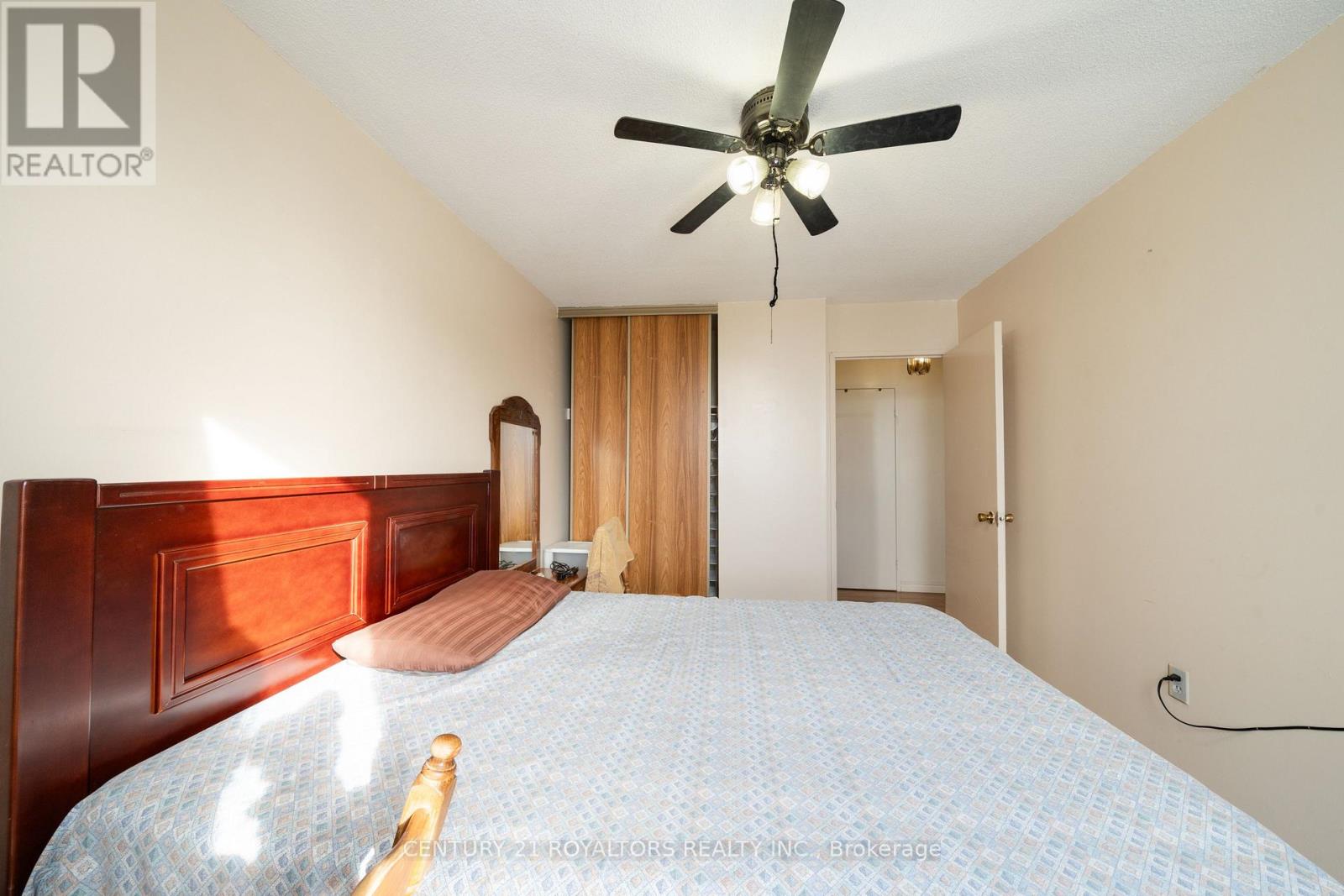 1210 - 18 Knightsbridge Road, Brampton, Ontario  L6T 3X5 - Photo 20 - W12737362