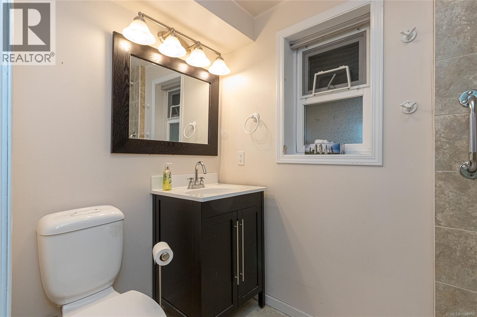 1697 Cedarwood Close, Saanich, British Columbia  V8N 1H1 - Photo 9 - 1024452