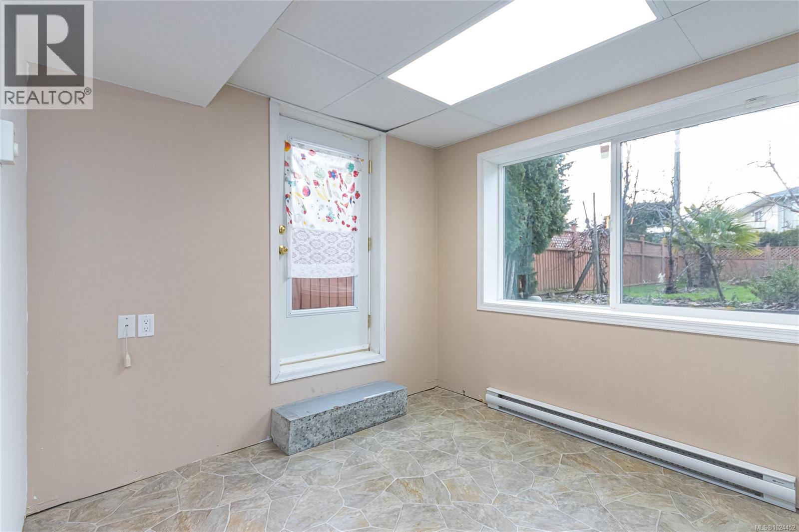 1697 Cedarwood Close, Saanich, British Columbia  V8N 1H1 - Photo 16 - 1024452