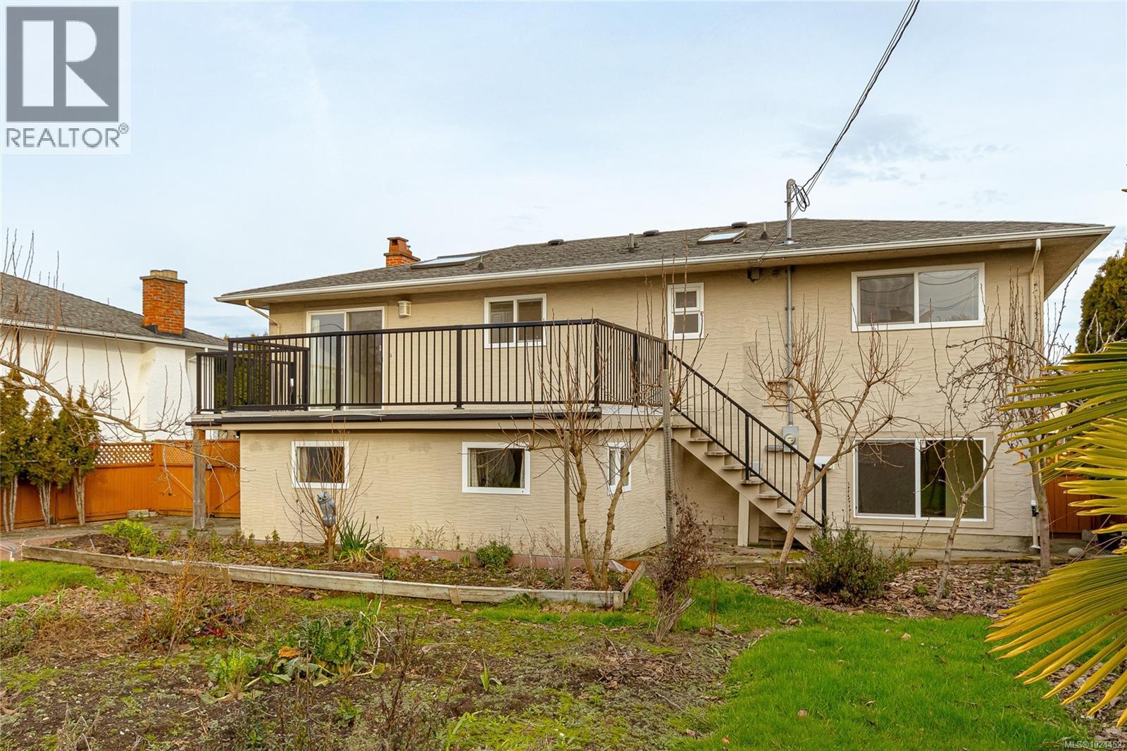 1697 Cedarwood Close, Saanich, British Columbia  V8N 1H1 - Photo 22 - 1024452