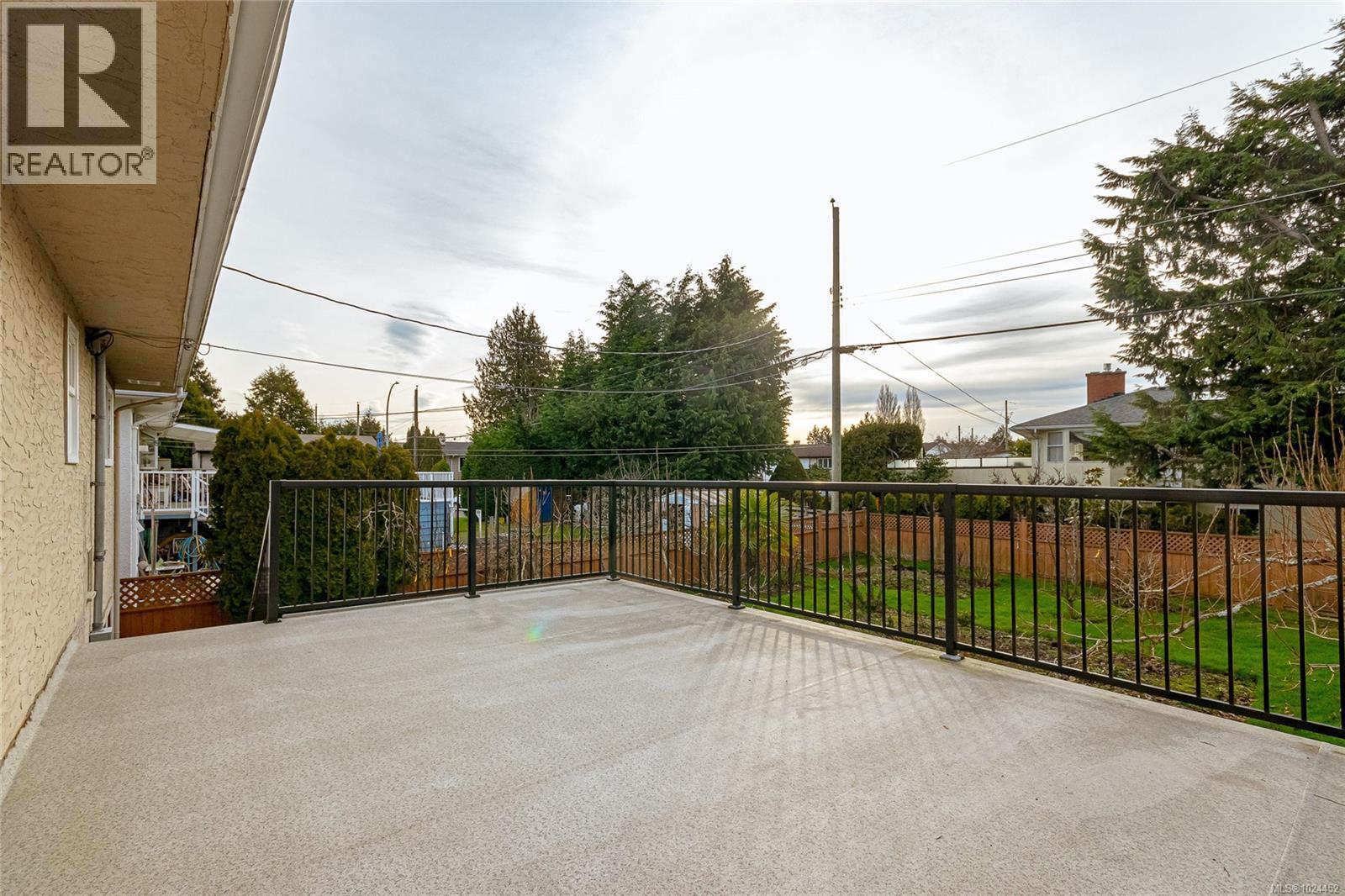 1697 Cedarwood Close, Saanich, British Columbia  V8N 1H1 - Photo 19 - 1024452