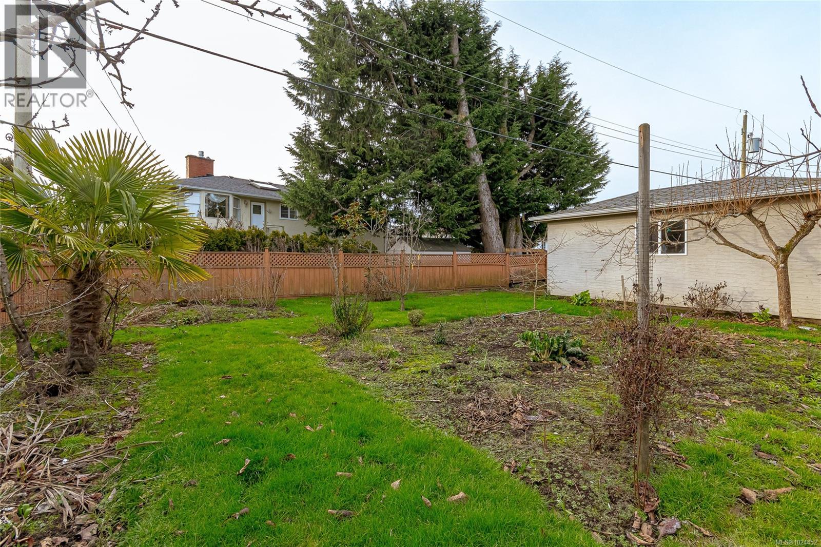 1697 Cedarwood Close, Saanich, British Columbia  V8N 1H1 - Photo 20 - 1024452