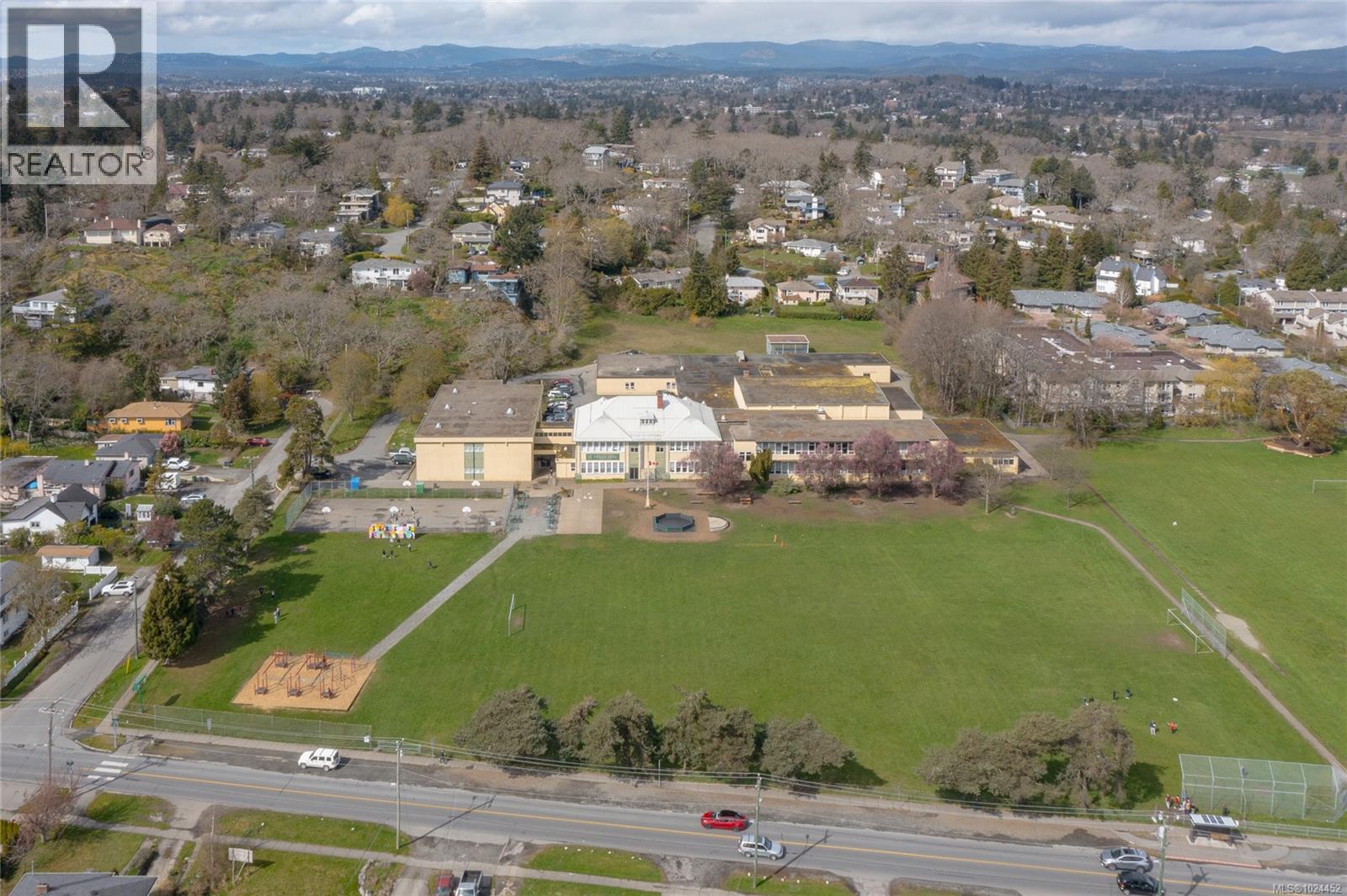 1697 Cedarwood Close, Saanich, British Columbia  V8N 1H1 - Photo 26 - 1024452