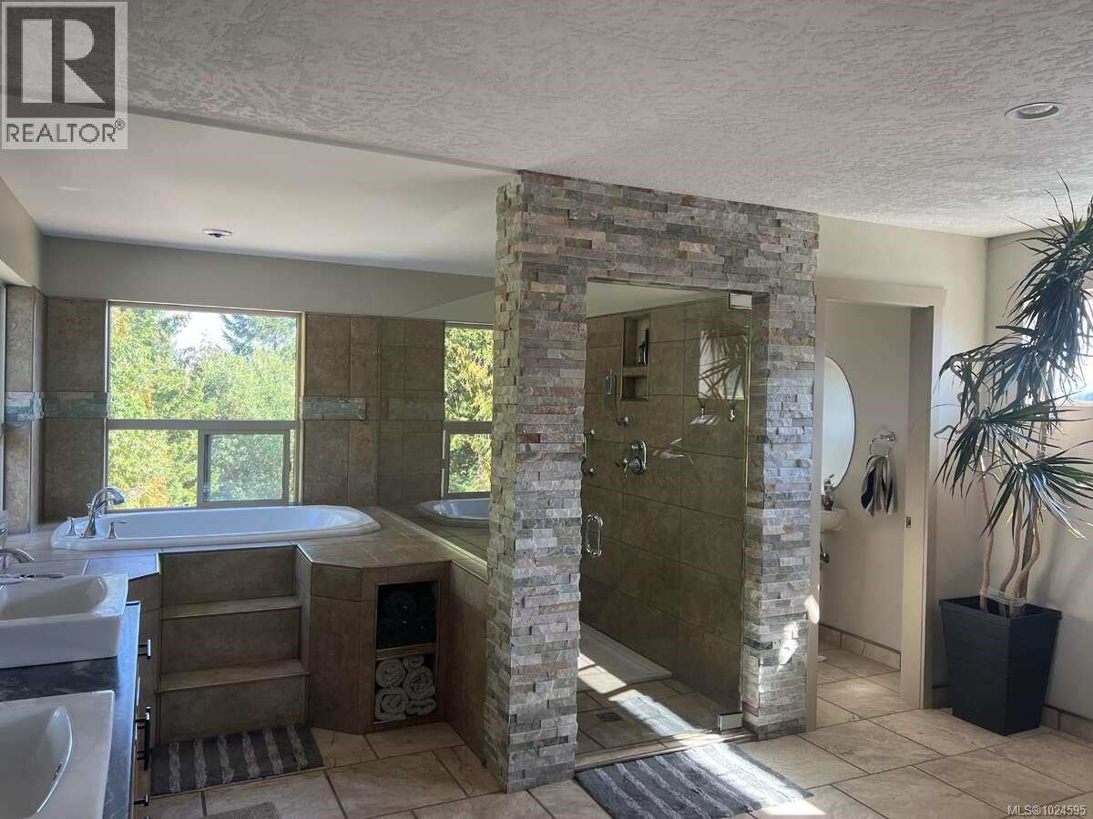 1680 Peligren Pl, Qualicum Beach, British Columbia  V9K 2S3 - Photo 10 - 1024595