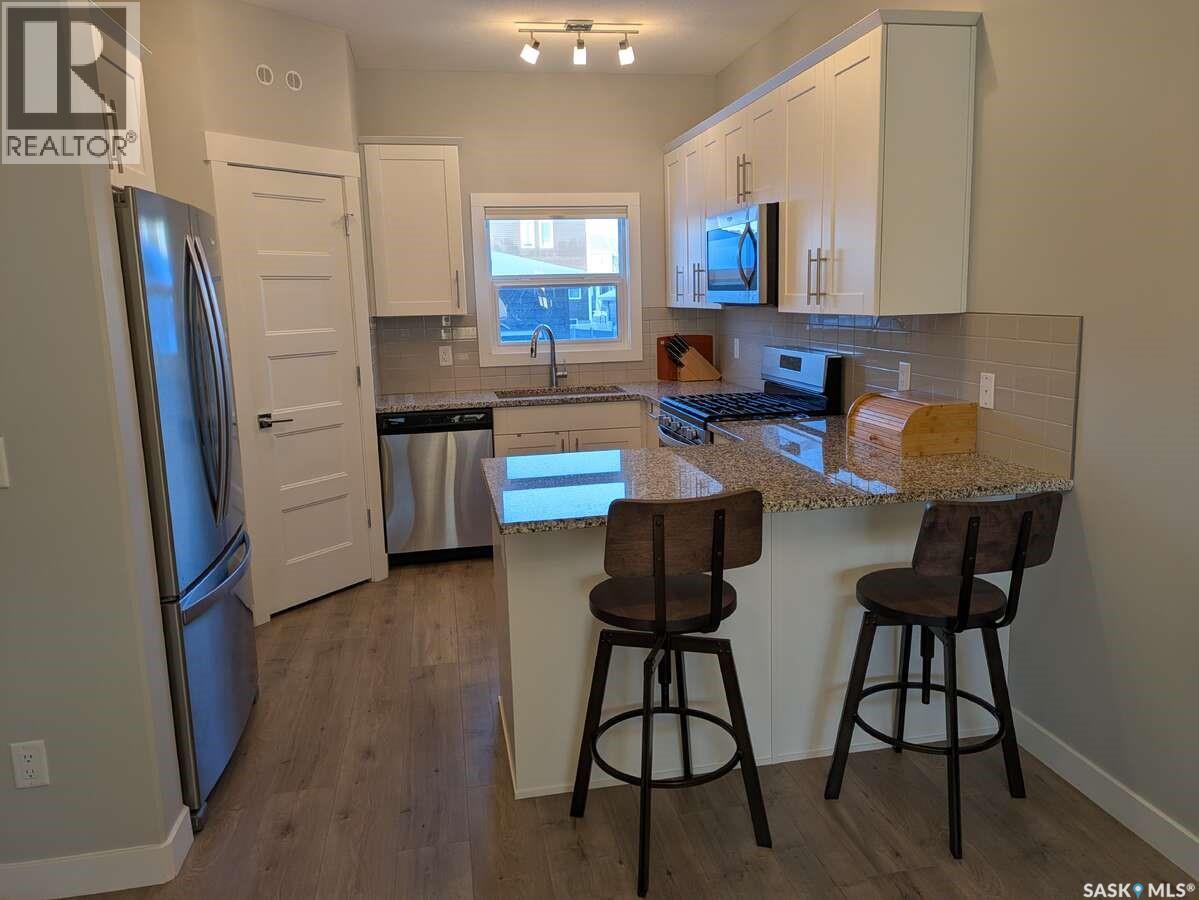 3132 Crosbie Crescent, Regina, Saskatchewan  S4V 3S2 - Photo 4 - SK027573