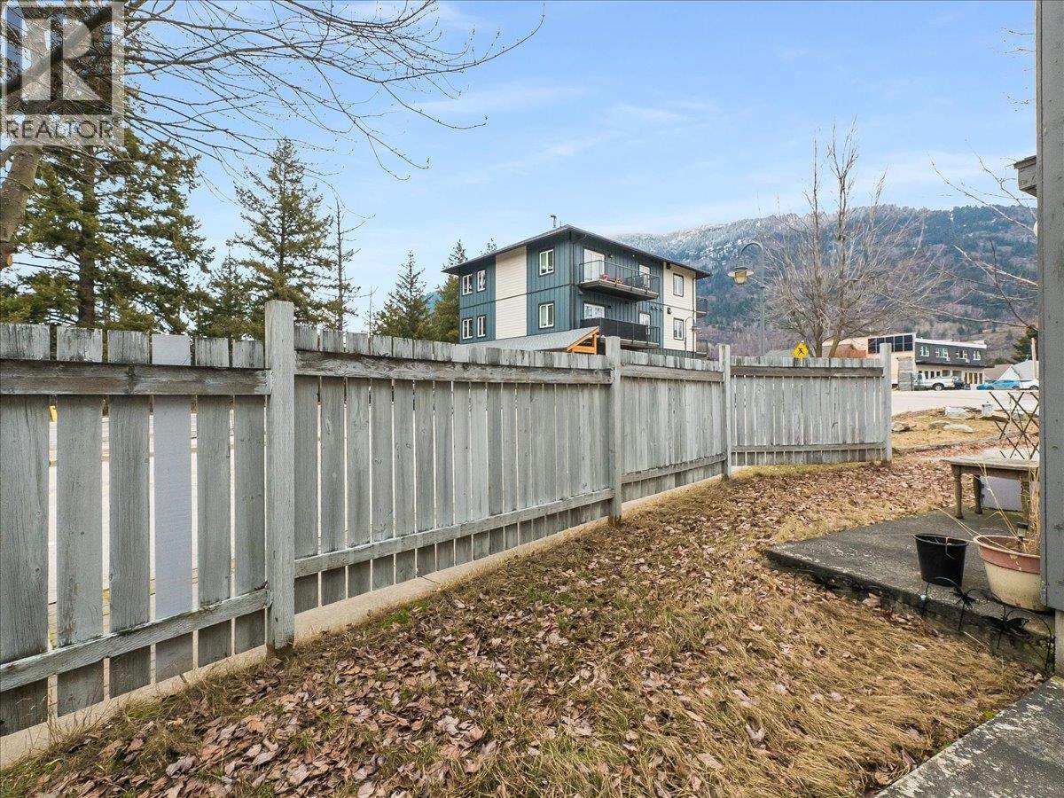 202 11th Avenue Unit# 102, Castlegar, British Columbia  V1N 1J2 - Photo 24 - 10374103