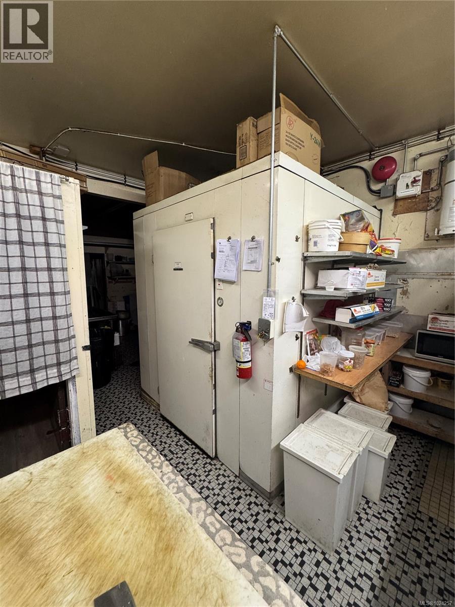 853 Caledonia Ave, Victoria, British Columbia  V8T 1E6 - Photo 11 - 1024257