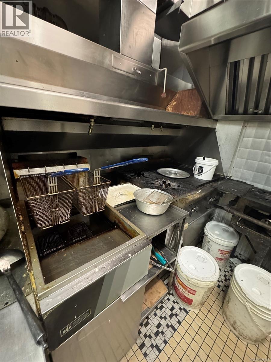 853 Caledonia Ave, Victoria, British Columbia  V8T 1E6 - Photo 8 - 1024257