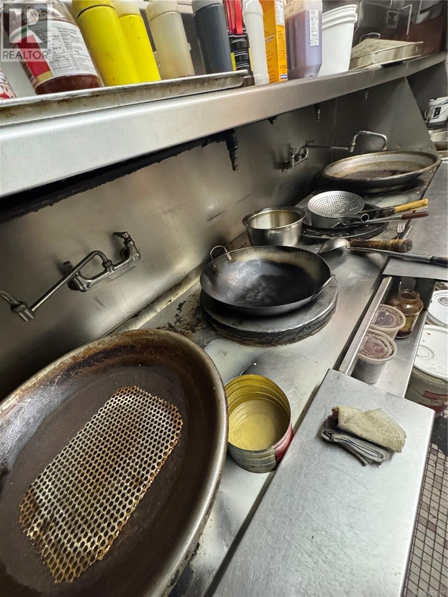 853 Caledonia Ave, Victoria, British Columbia  V8T 1E6 - Photo 9 - 1024257