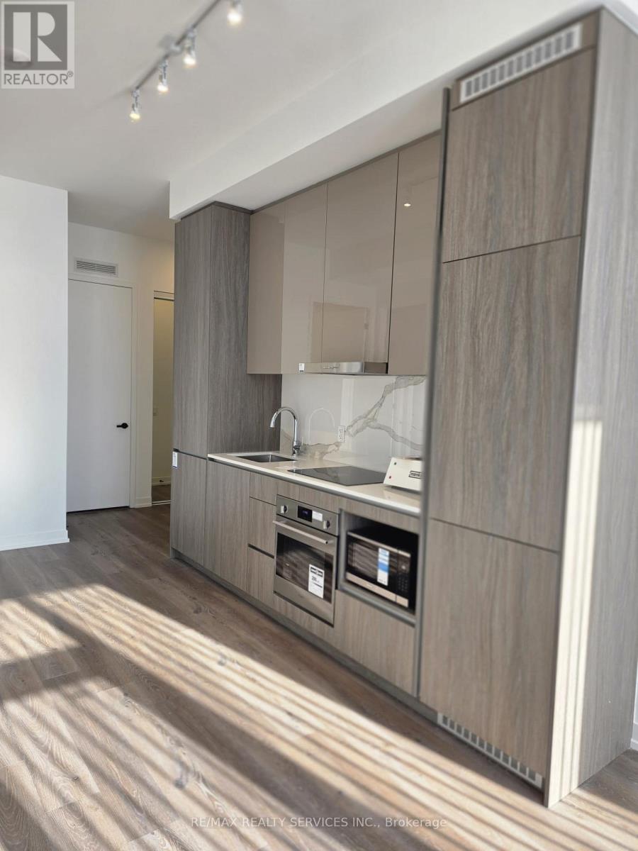 1912 - 28 Interchange Way, Vaughan, Ontario  L4K 0P8 - Photo 6 - N12737298