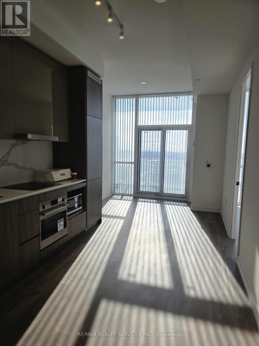 1912 - 28 Interchange Way, Vaughan, Ontario  L4K 0P8 - Photo 8 - N12737298