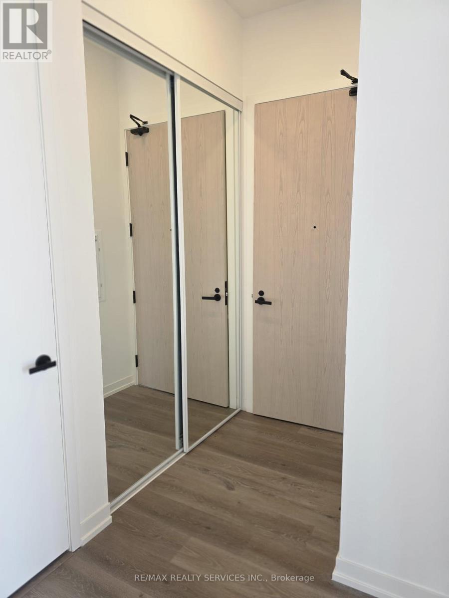 1912 - 28 Interchange Way, Vaughan, Ontario  L4K 0P8 - Photo 3 - N12737298