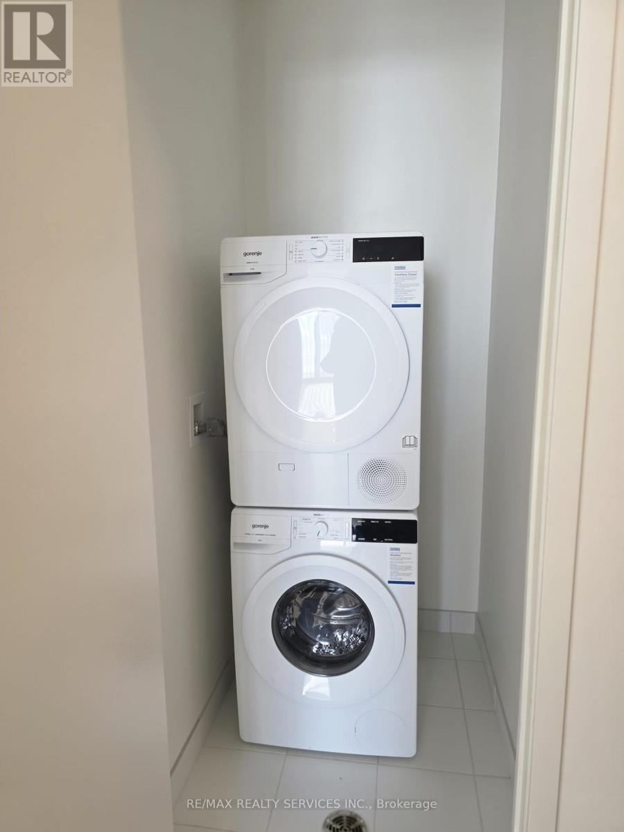 1912 - 28 Interchange Way, Vaughan, Ontario  L4K 0P8 - Photo 4 - N12737298