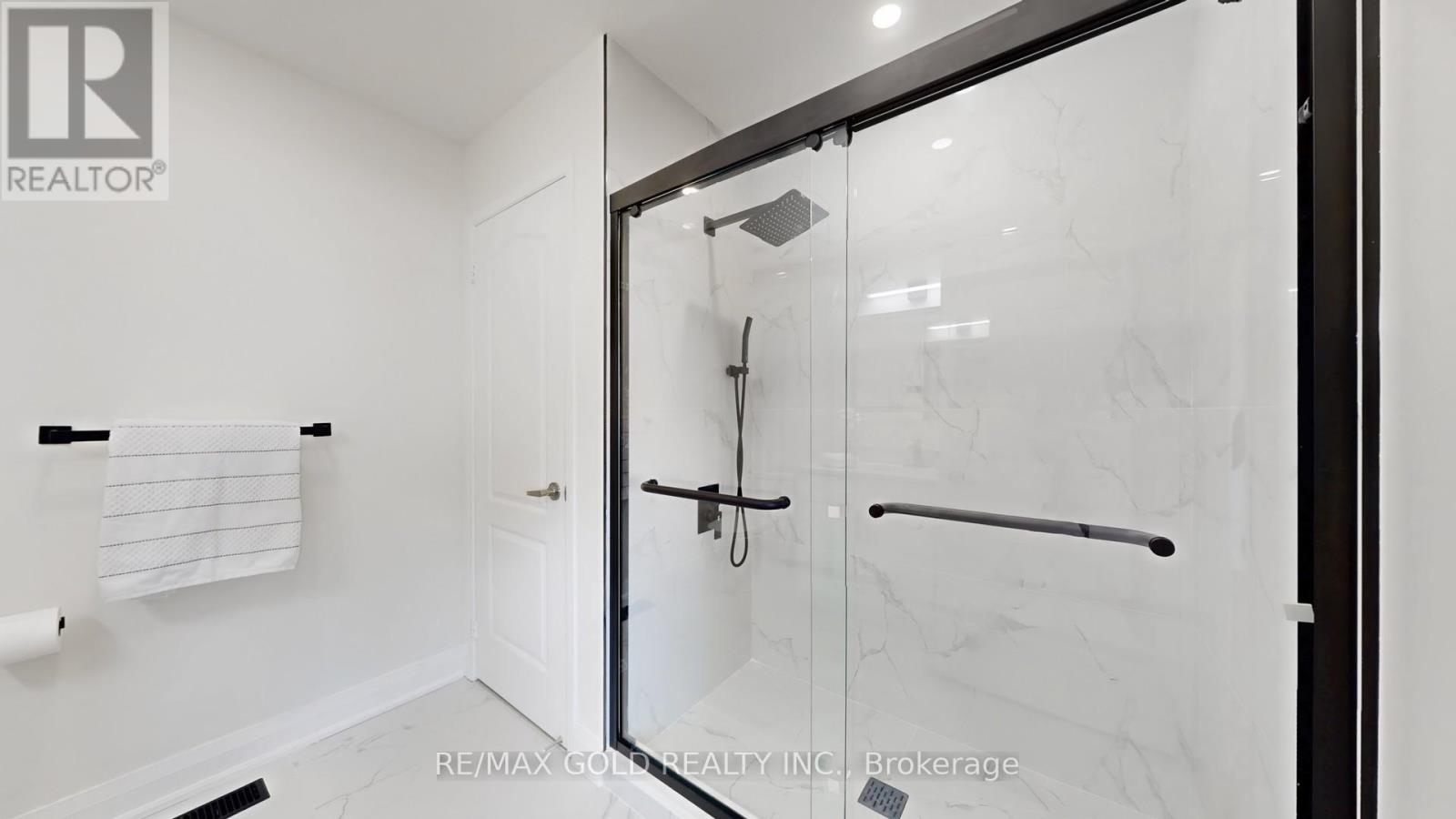 26 Applegrove Court, Brampton, Ontario  L6R 2Y8 - Photo 24 - W12714312