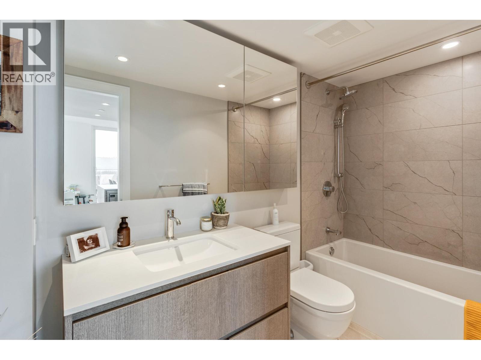 2306 1500 Fern Street, North Vancouver, British Columbia  V7J 0E6 - Photo 18 - R3084363