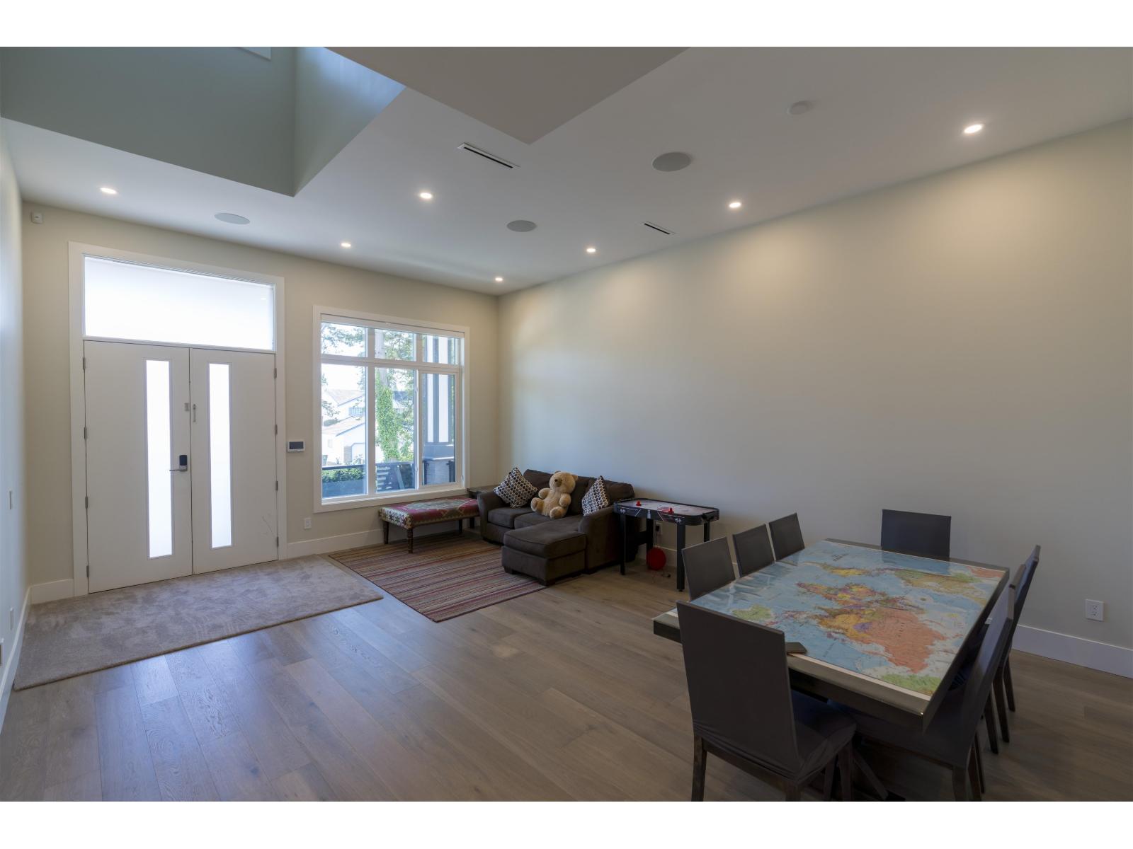 937 160b Street, Surrey, British Columbia  V4A 9A7 - Photo 3 - R3083961